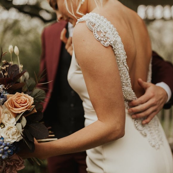 Anna Campbell - Blake Wedding Gown - Picture 4 of 8